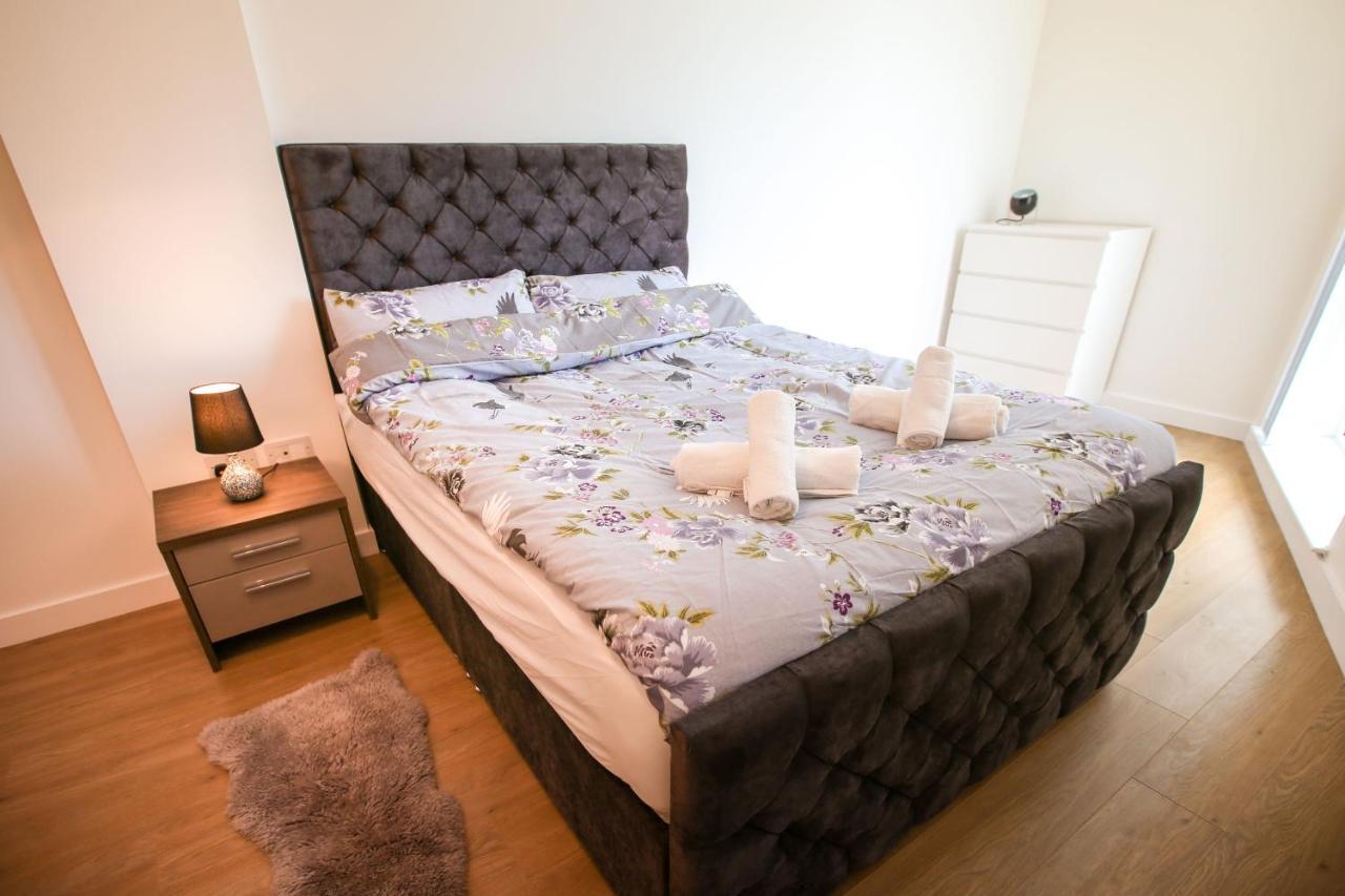 Infinity Apartments Bracknell Buitenkant foto