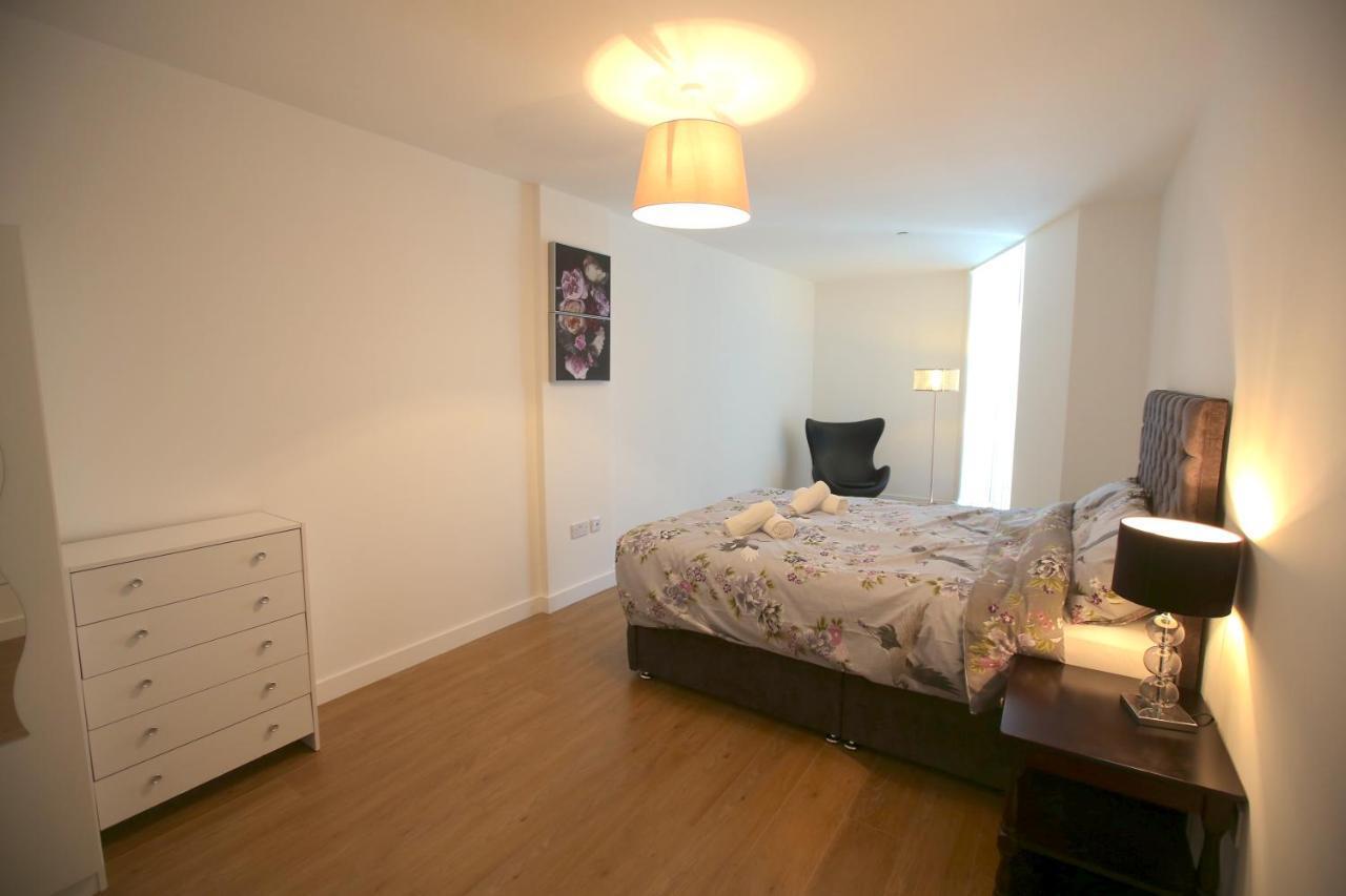 Infinity Apartments Bracknell Buitenkant foto