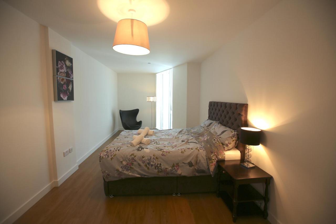 Infinity Apartments Bracknell Buitenkant foto